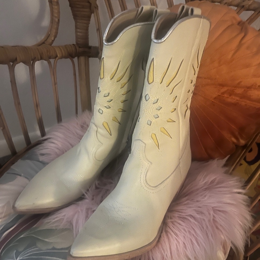 Bolo- Golo Supernova Free People Cowboy Boots size 8.5